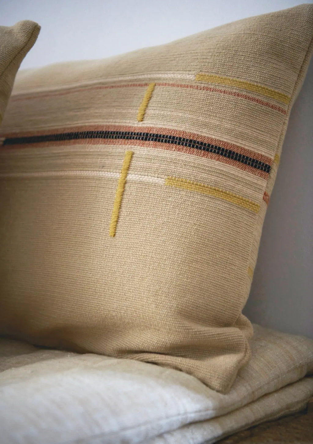Coussin Naga Craft Black MILLE et CLAIRE
