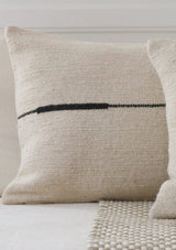 coussin Sema ortie ligne noir mille et_ claire