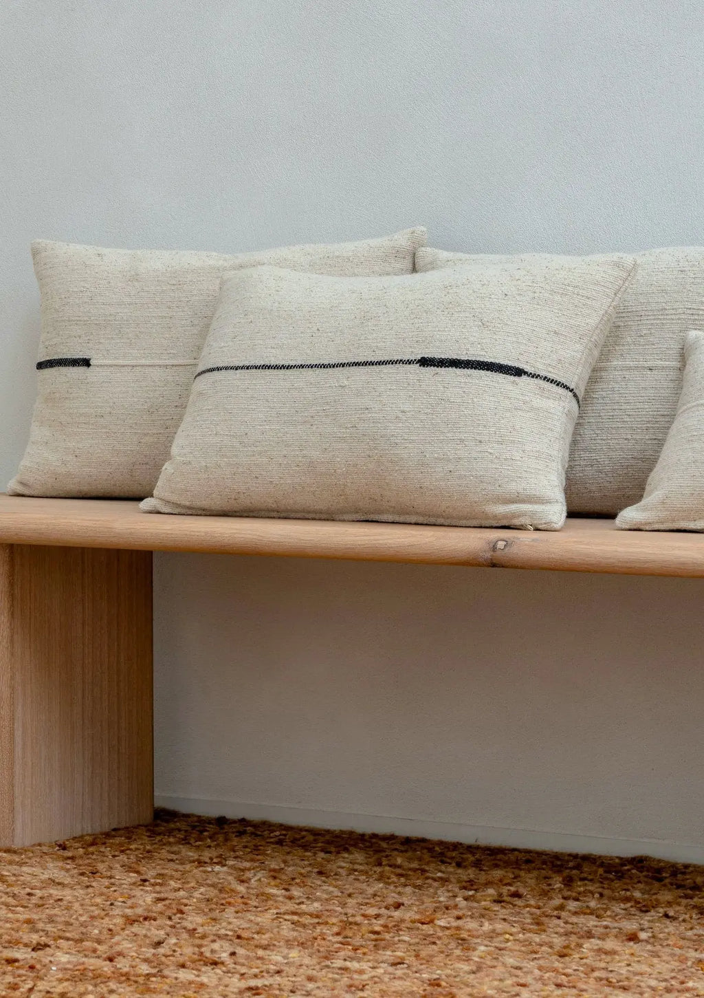 Coussin Sema Black Ligne Noire MILLE et CLAIRE
