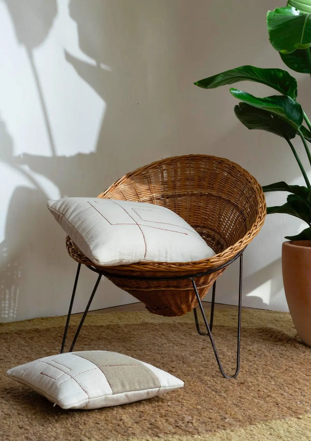 Coussin en Lin Brodé Taka Off-White MILLE et CLAIRE