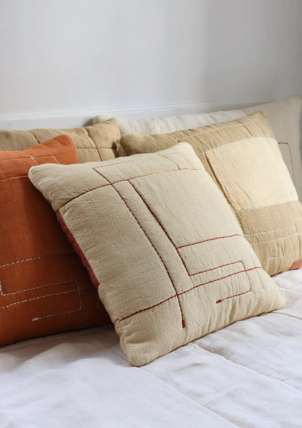 Coussin en Lin Brodé Taka Santal Patchwork MILLE et CLAIRE