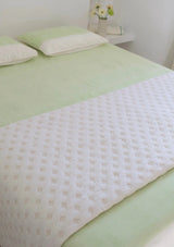 Dohar Vert Minéral coton mulmul drap d’été en ambiance chambre lumineuse